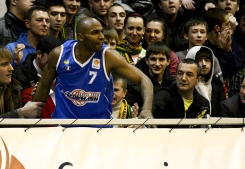 Суперлига. Азовмаш выцарапал победу во Франковске