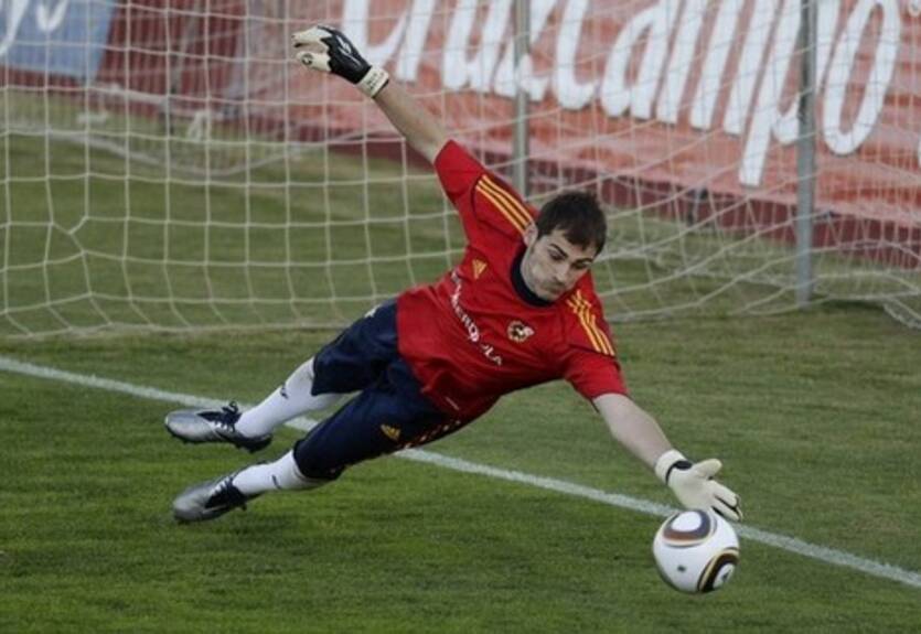 Топ-10 вратарских сэйвов за всю историю. ВИДЕО