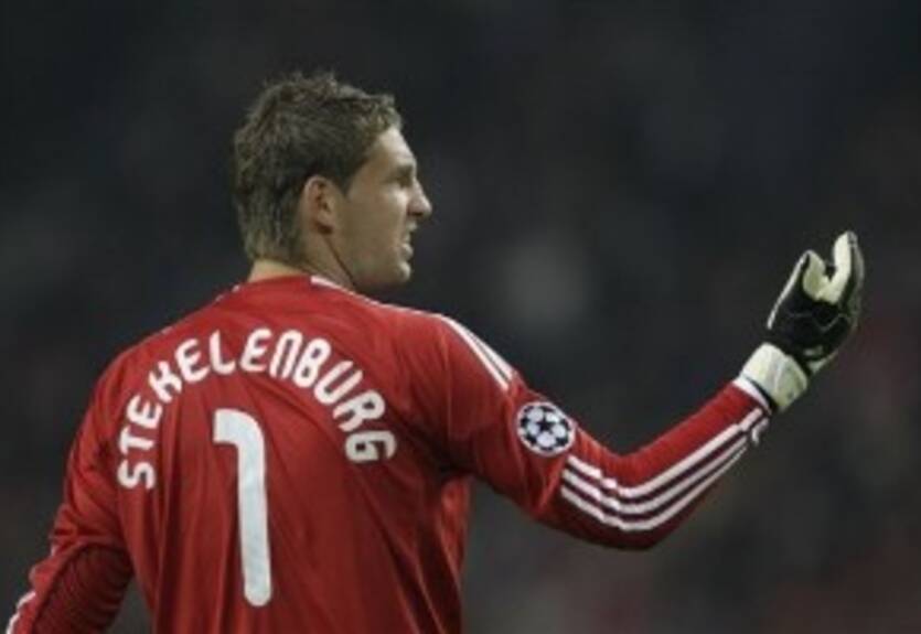 Стекеленбург советует Аяксу продать себя