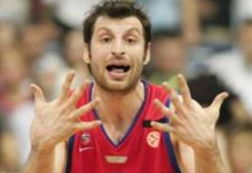 Папалукасу не нравится на родине