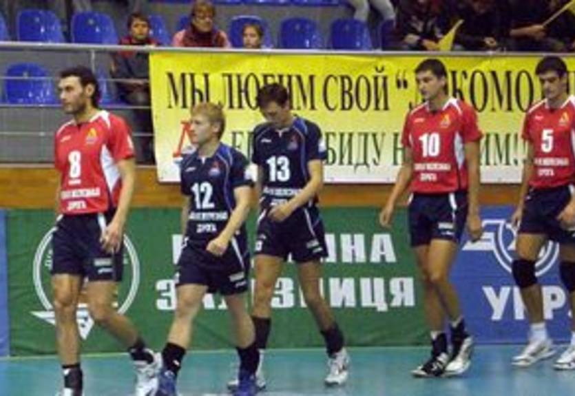 Волейбол. Мужская Суперлига: чемпион и вице-чемпион начинают с побед