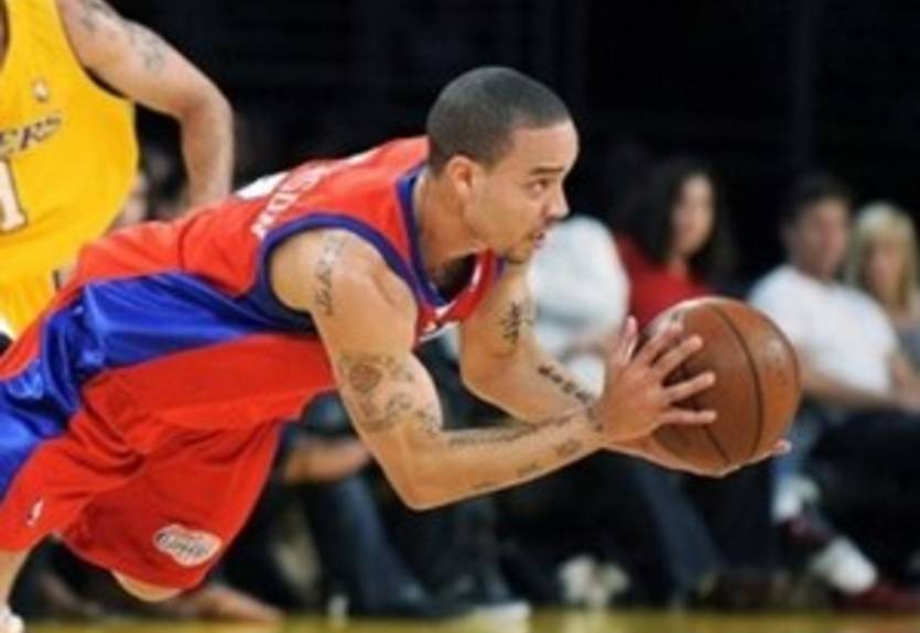 Лейкерс отказались от Роберсона и Хикса