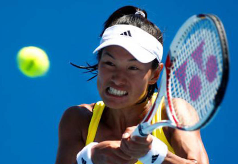 Сорокалетняя теннисистка обыгрывает Шарапову