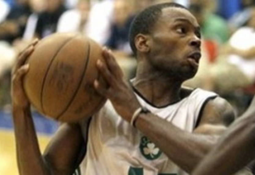 Бостон отчислил Лафайетта