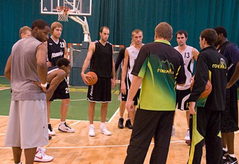Турнир в Николаеве. Говерла разобралась с Днепр-Азотом