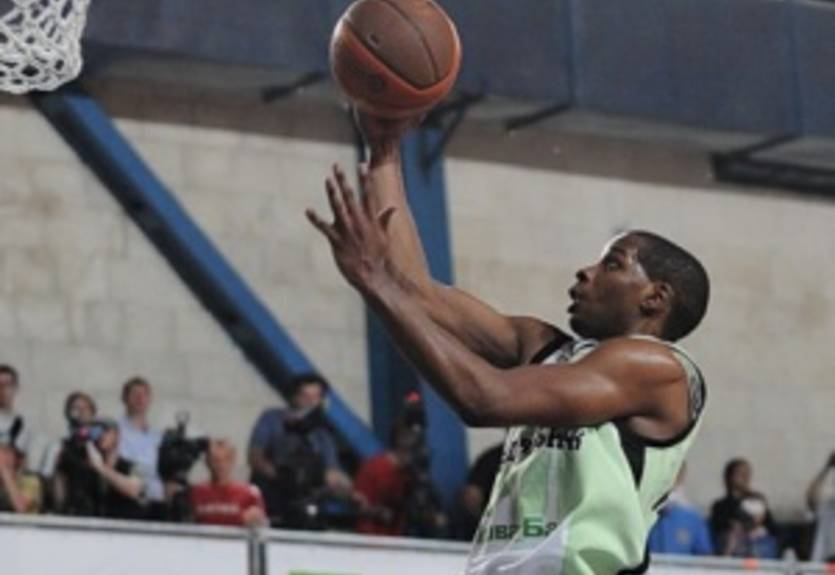 Говерла подписывает Зиммермана и Дубнюка