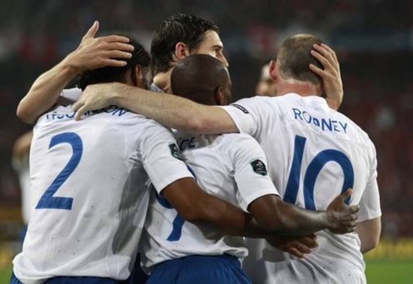 Англия уверенно бьет Швейцарию