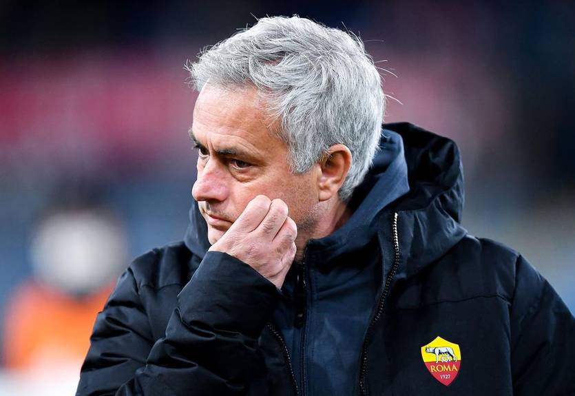 Моуринью ответил на предложение возглавить Эвертон Миколенко