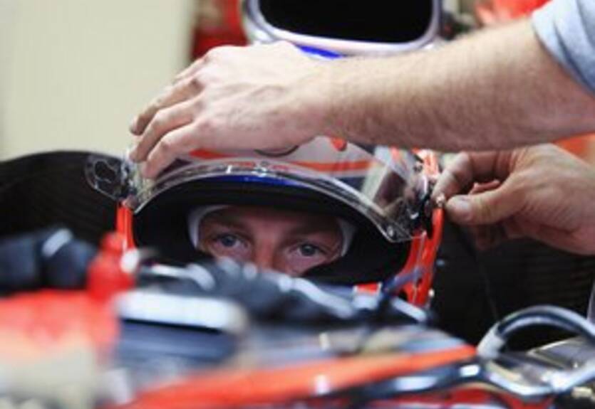 Баттон все еще зол на Феттеля