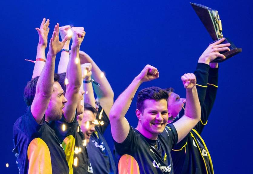 NAVI - лучшая команда 2021 года по версии HLTV NAVI - лучшая команда 2021 года по версии HLTV