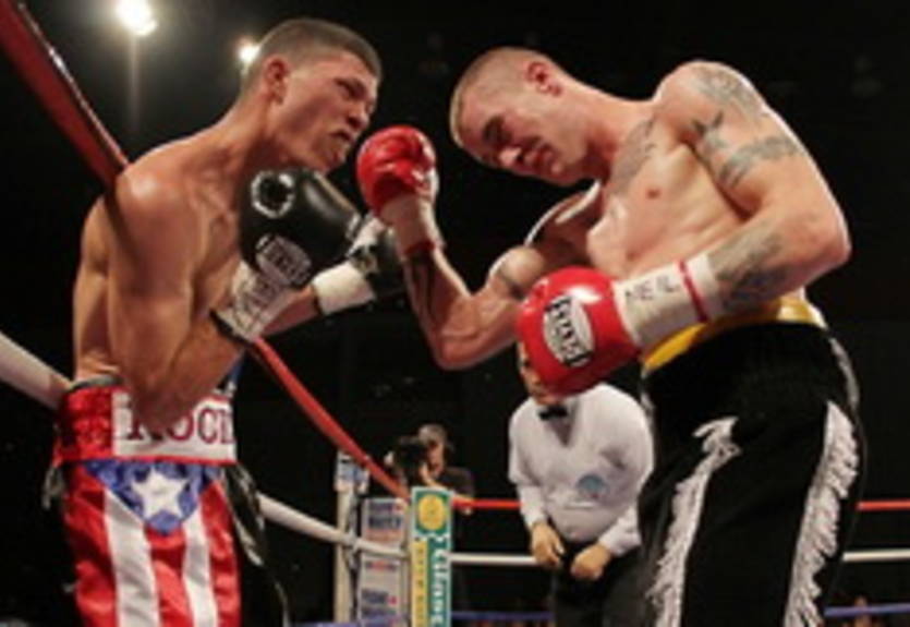 Бернс отобрал пояс у Мартинеса