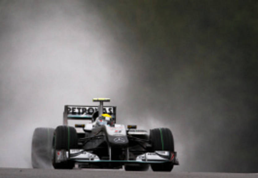 Пилоты Мерседес надеются на дождливое Гран-при