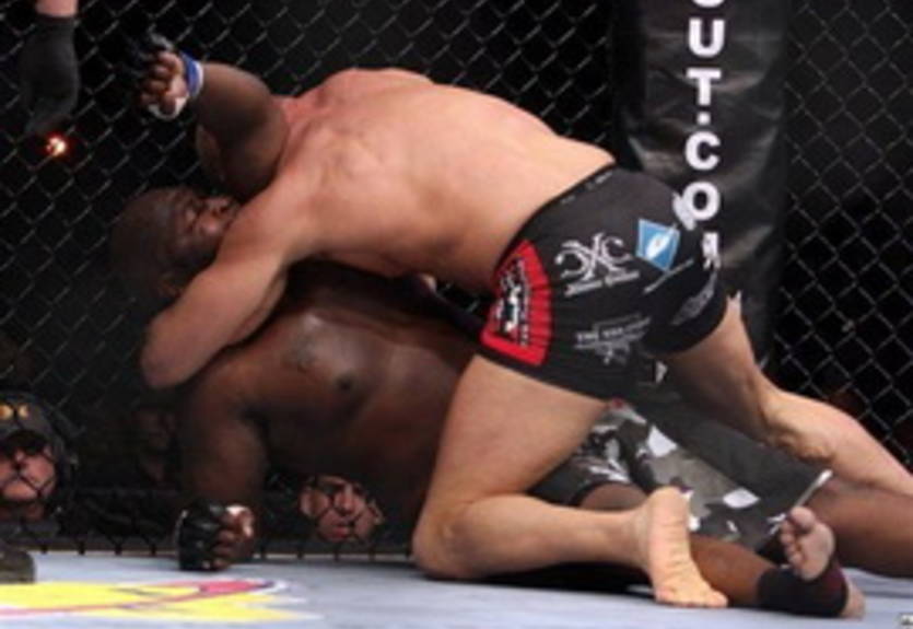 Кутюр одолел Тони