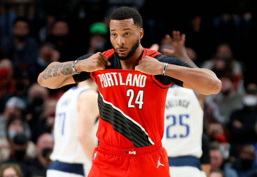 Клипперс и Портленд провели крупный обмен при участии Пауэлла