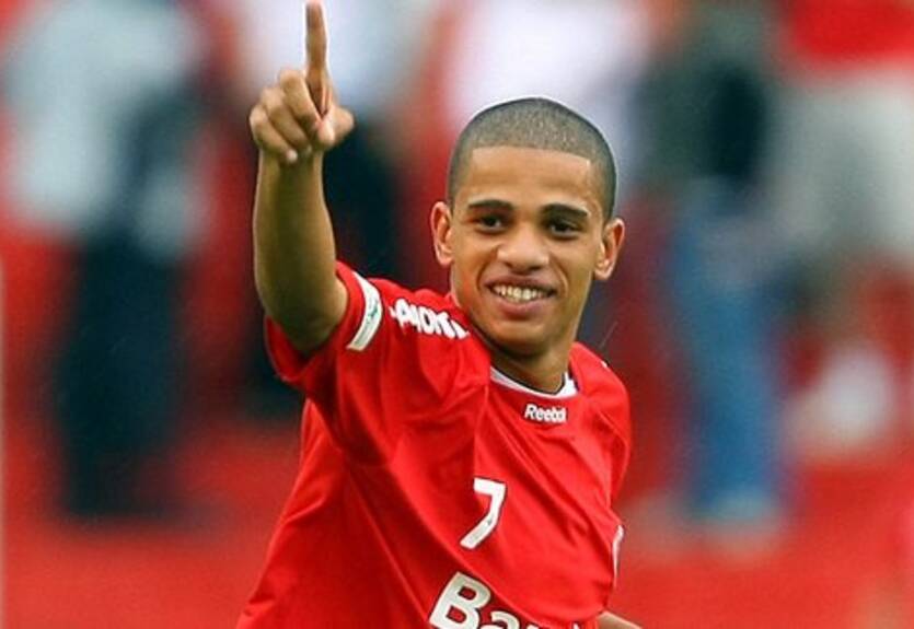 Официально. Тайсон — игрок Металлиста