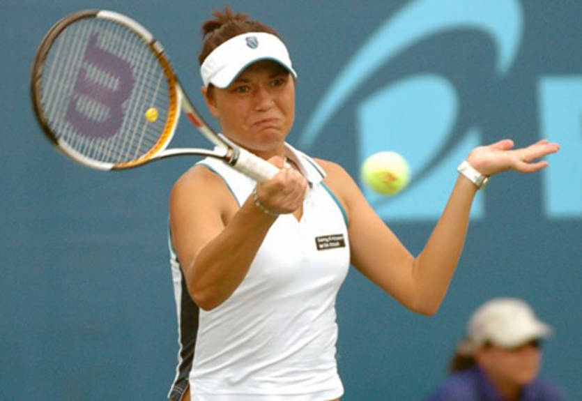 Е. Бондаренко выбивает полуфиналистку Уимблдона