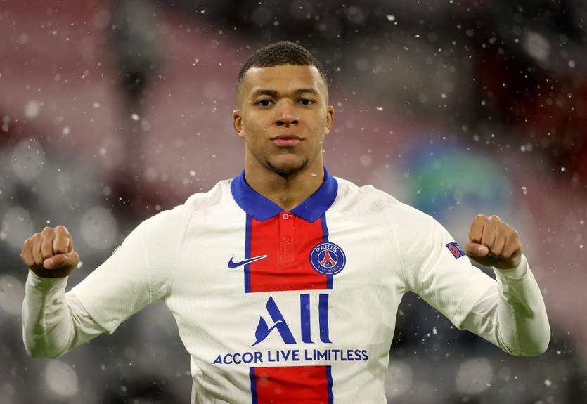 Мбаппе посвятили мурал, на котором он копирует фишку Анри