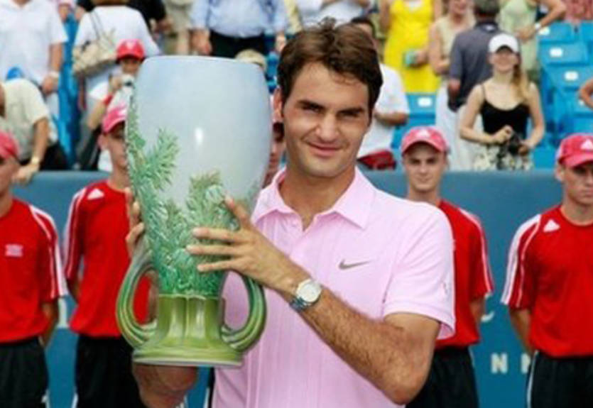 Федерер берет второй титул в году