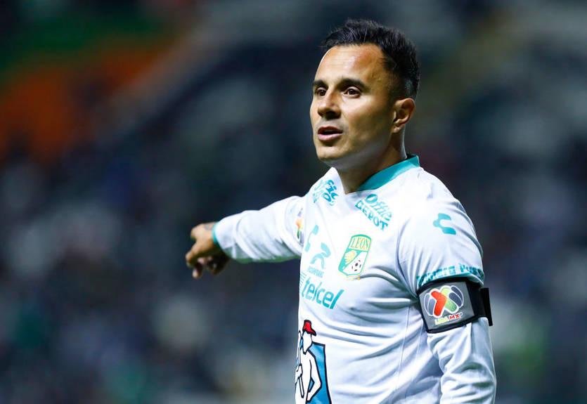 Фэйр-плей из Мексики: футболист попросил не удалять сфолившего на нем игрока, указав на ошибку арбитра