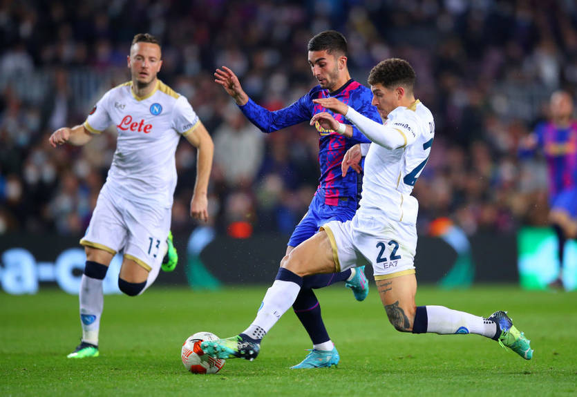 Барселона в зрелищном матче сыграла вничью с Наполи