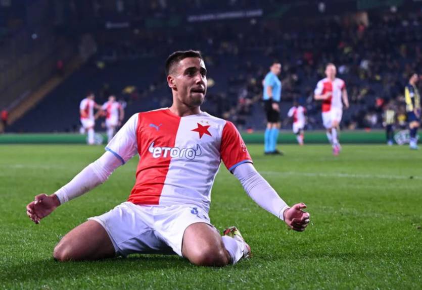 Славия с Качарабой в составе победила Фенербахче в матче с пятью голами