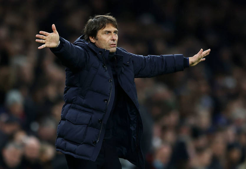 Тоттенхэм ввел необычный запрет для Конте
