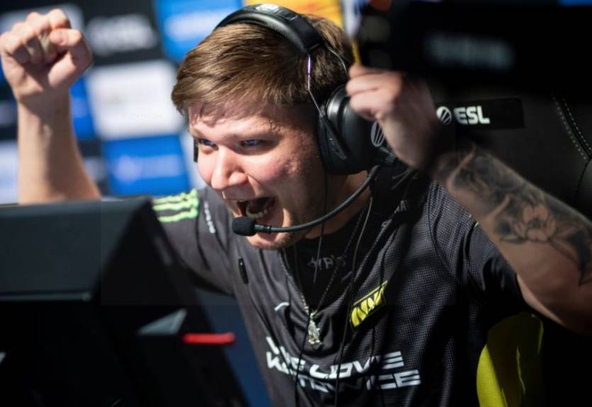 NaVi совершили невероятный камбэк и переиграли FaZe
