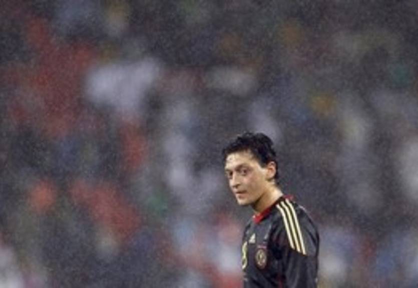 Езил: "Моуриньо очень хотел видеть меня в своей команде"