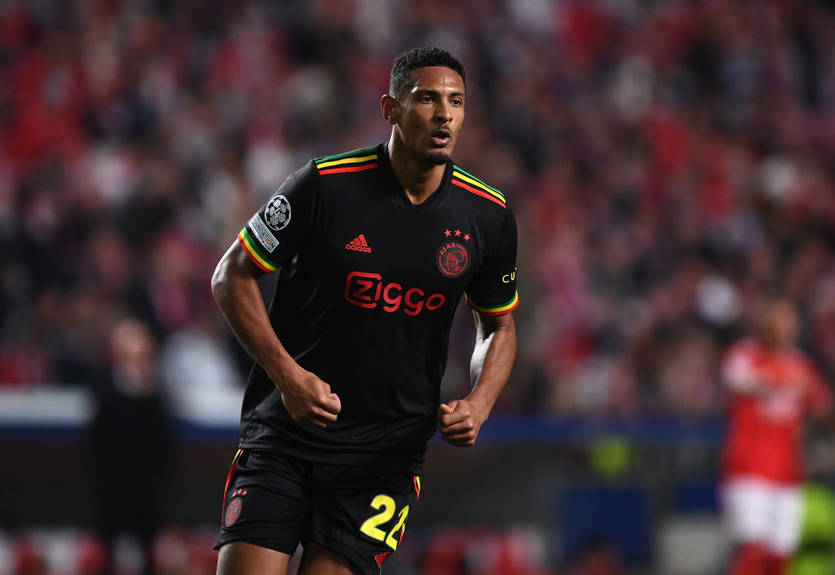 Форвард Аякса забил во всех играх Лиги чемпионов в текущем сезоне Форвард Аякса забил во всех играх Лиги чемпионов в текущем сезоне