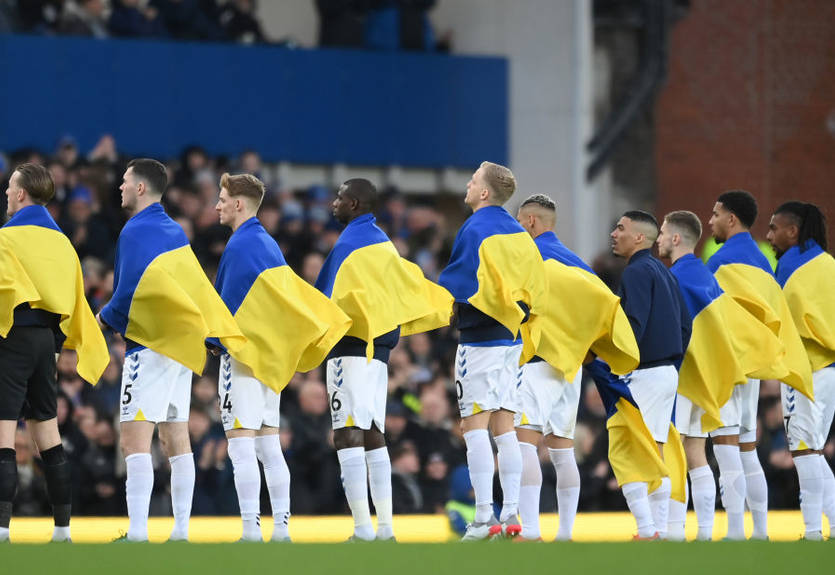 Эвертон и Ман Сити поддержали Миколенко и Зинченко, выйдя на поле в флагах Украины