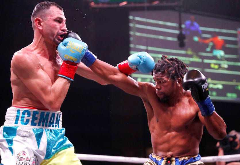 Постол проиграл Расселлу техническим нокаутом в 10-м раунде