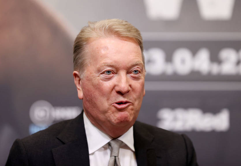 Уоррен: Бокс одним из первых отменил мероприятия в России, а ФИФА тянула с решением