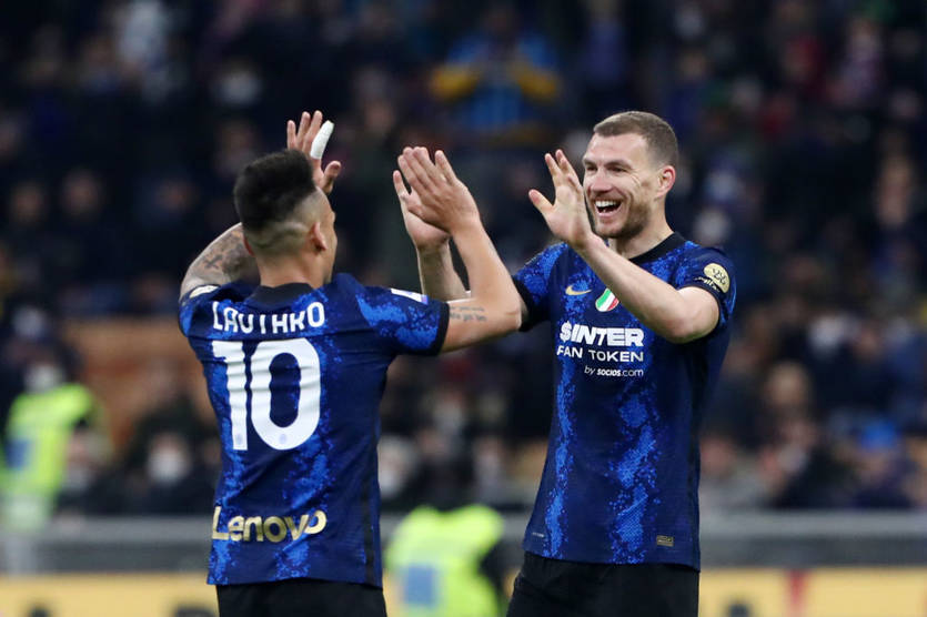 Лаутаро Мартинес и Эдин Джеко / Getty Images