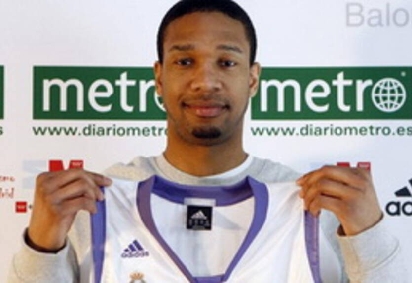 Валенсия интересуется защитником Лоттоматики