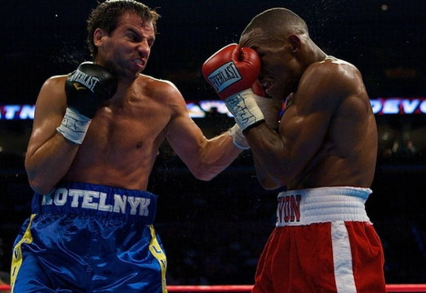 Дзинзирук и Котельник могут выйти на ринг 2 октября