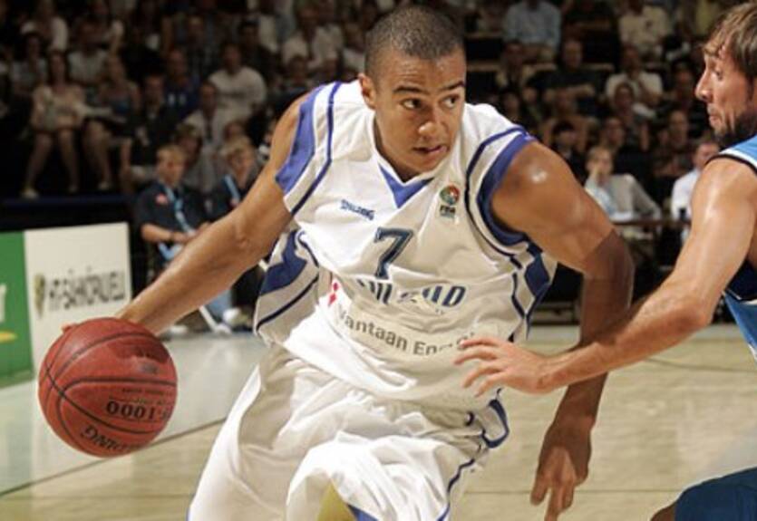 ЧЕ-2011. Финны дарят сенсацию, Великобритания выходит на первое место