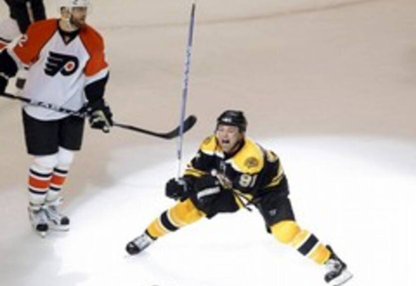 Контракт Савара тоже в центре внимания