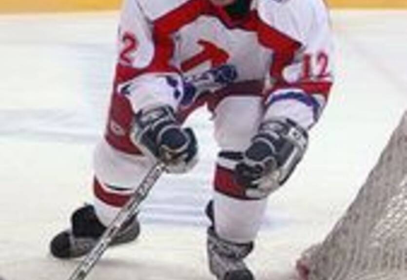 Автомобилист подписал защитника