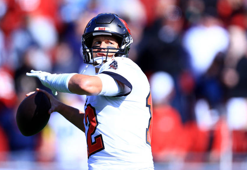 Легендарный Том Брэди возобновил карьеру
