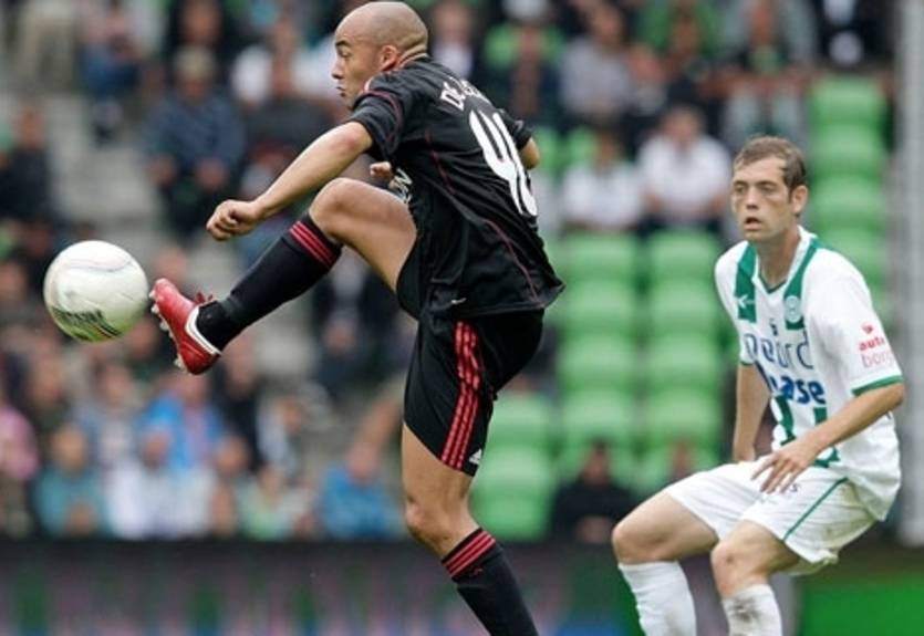 Аякс начинает чемпионат с ничьей