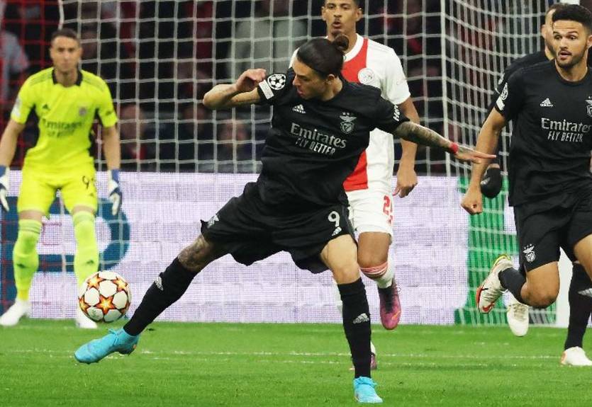 Бенфика с Яремчуком вышла в четвертьфинал Лиги чемпионов, обыграв Аякс