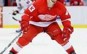 НХЛ. Детройт переподписал Хелма
