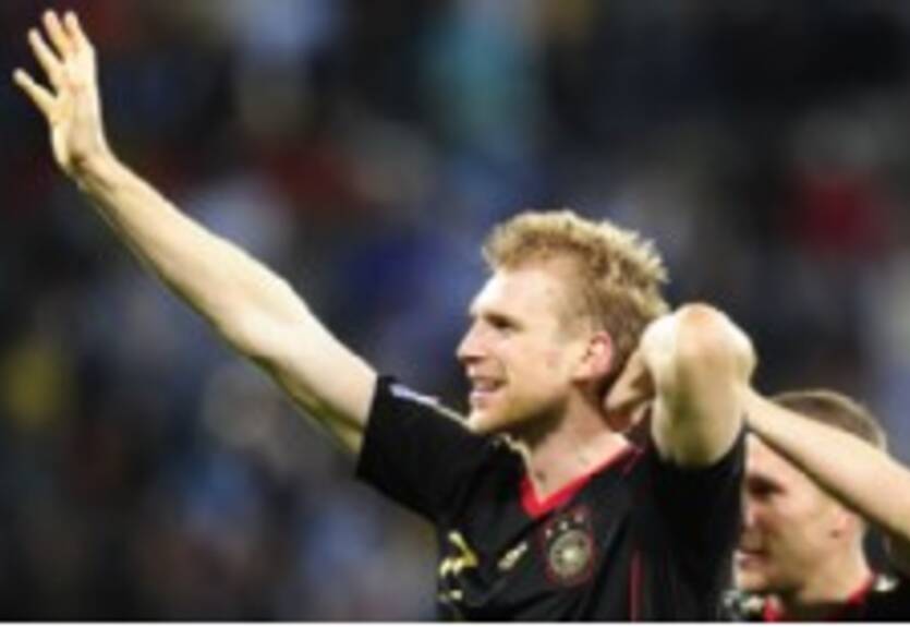 Вердер: Мертесакер не продается