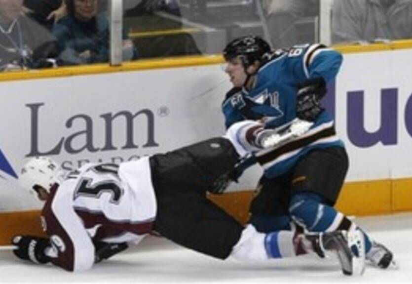 Шаркс продлили Демерса