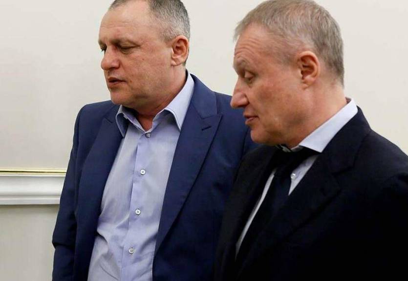 Ультрас Легии призвали не перечислять доход от матча с Динамо братьям Суркисам