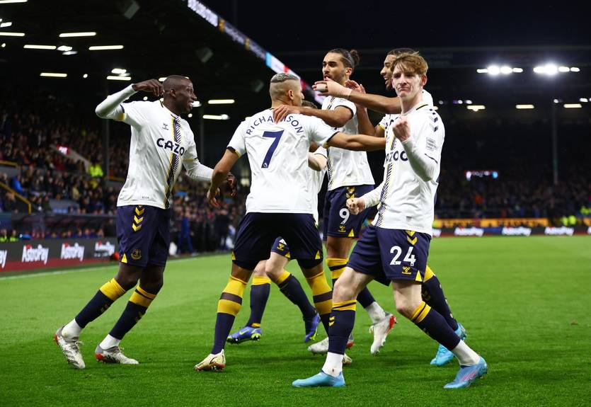 Эвертон Миколенко в голевой перестрелке уступил Бернли Эвертон Миколенко в голевой перестрелке уступил Бернли