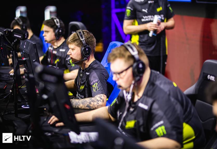 NaVi – FaZe: онлайн-трансляция матча на турнире ESL Pro League Season 15