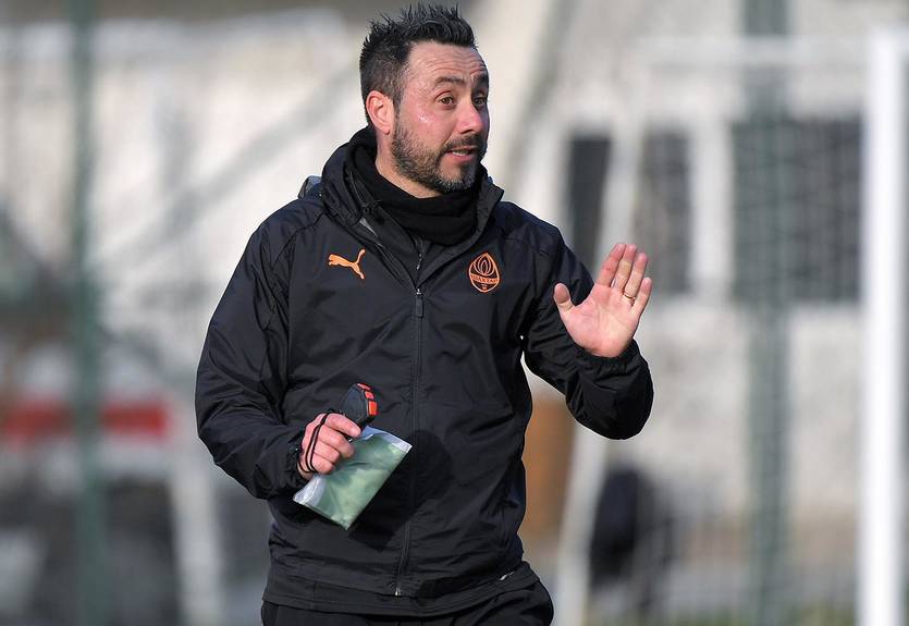 Де Дзерби присоединился к Шахтеру в Стамбуле