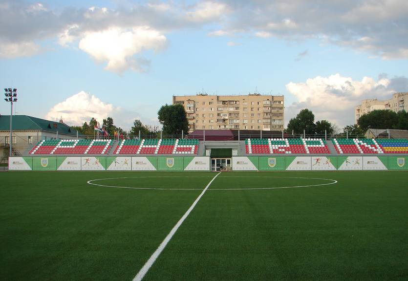 Российские оккупанты уничтожили футбольный стадион в Ирпене