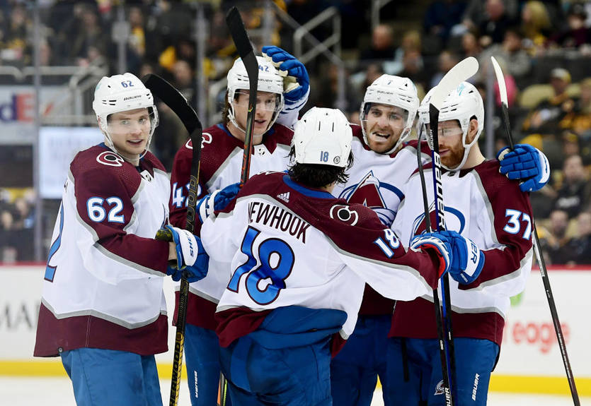 НХЛ: Колорадо в овертайме дожал Виннипег, Тампа уступила Бостону НХЛ: Колорадо в овертайме дожал Виннипег, Тампа уступила Бостону